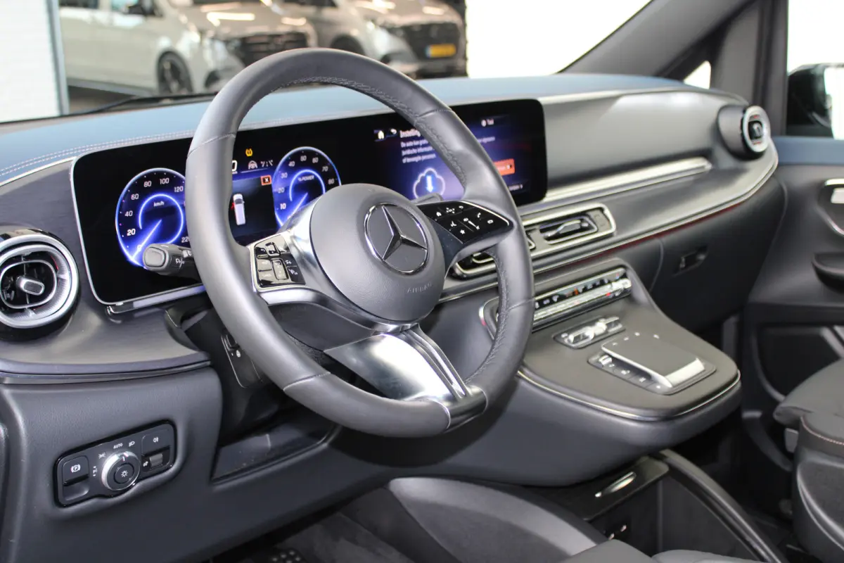 300 L2 / AMG / Luchtvering / 7-Persoons / Burmester / 360 Camera / Vol Opties / NIEUWSTAAT