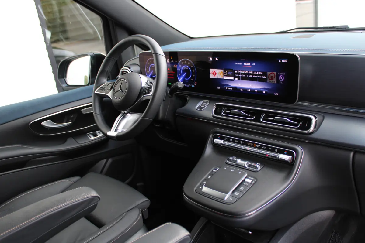 300 L2 / AMG / Luchtvering / 7-Persoons / Burmester / 360 Camera / Vol Opties / NIEUWSTAAT