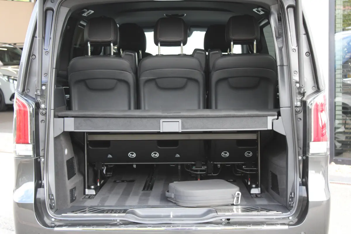 300 L2 / AMG / Luchtvering / 7-Persoons / Burmester / 360 Camera / Vol Opties / NIEUWSTAAT