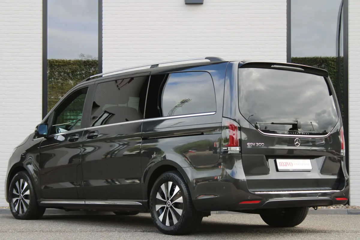 300 L2 / AMG / Luchtvering / 7-Persoons / Burmester / 360 Camera / Vol Opties / NIEUWSTAAT