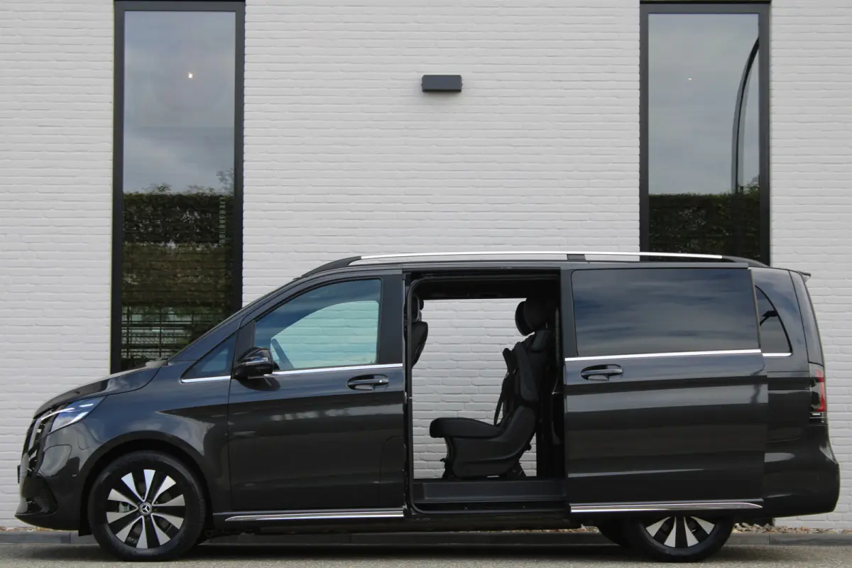 300 L2 / AMG / Luchtvering / 7-Persoons / Burmester / 360 Camera / Vol Opties / NIEUWSTAAT