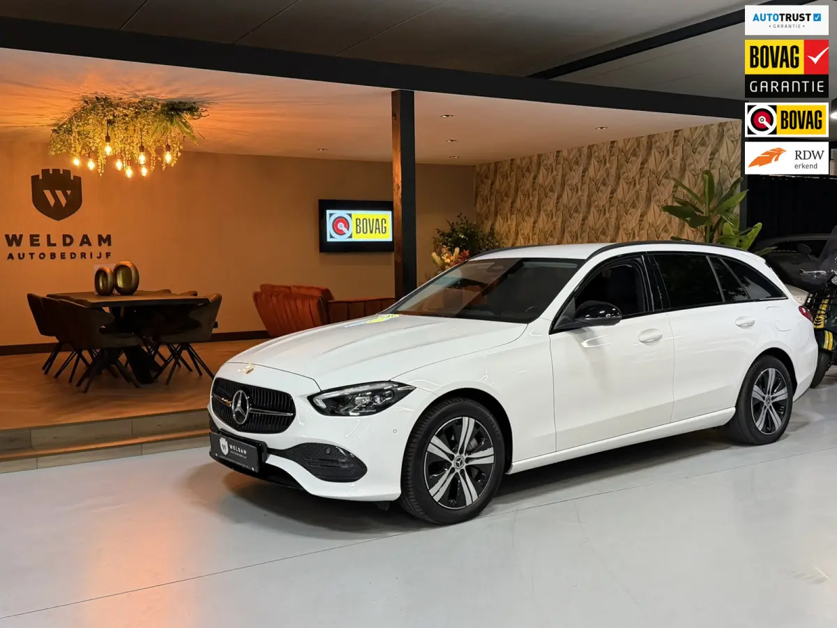 300 e Avantgarde Garantie|1e Eigenaar|Dealeronderhouden|Night|Trekhaak|Camera|LED