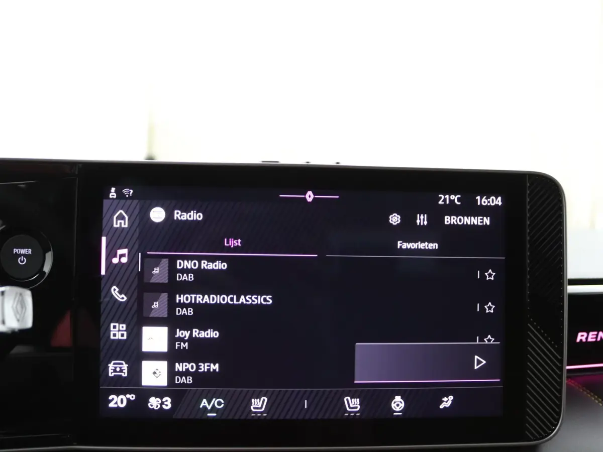 iconic cinq 150 pk comfort range | Adapt. Cruise | Parkeercamera | Stoel- & Stuurverw. |