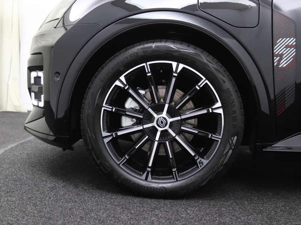iconic cinq 150 pk comfort range | Adapt. Cruise | Parkeercamera | Stoel- & Stuurverw. |