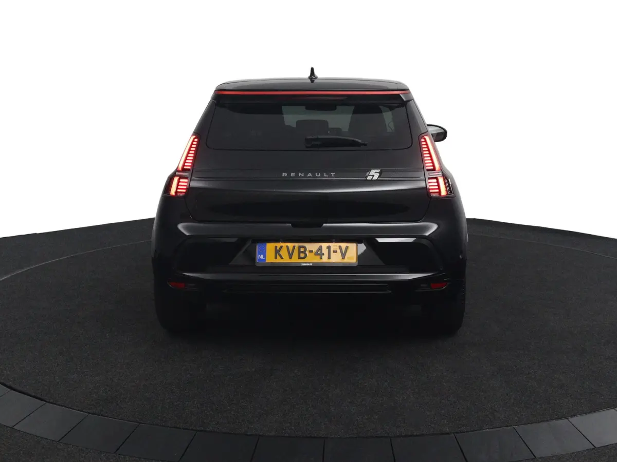 iconic cinq 150 pk comfort range | Adapt. Cruise | Parkeercamera | Stoel- & Stuurverw. |