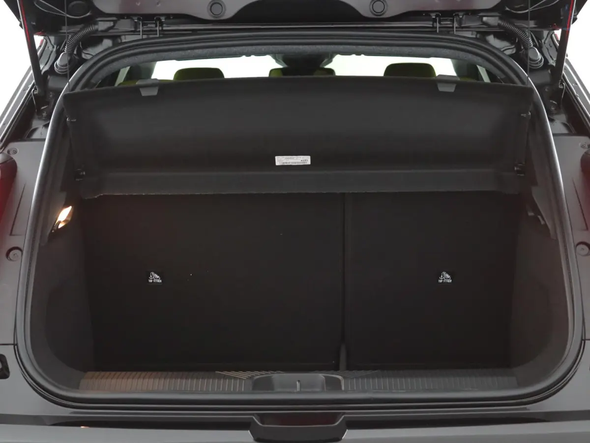 iconic cinq 150 pk comfort range | Adapt. Cruise | Parkeercamera | Stoel- & Stuurverw. |
