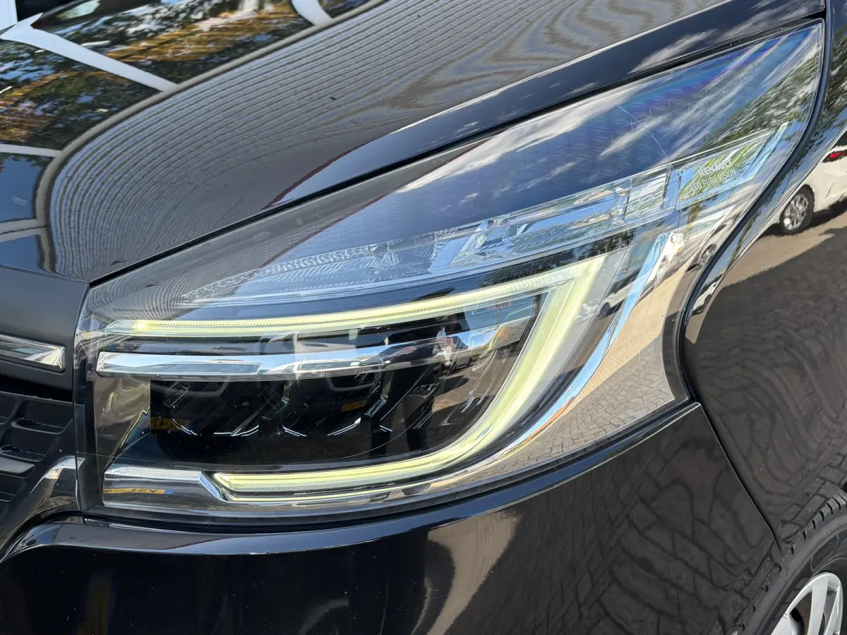 2.0 dCi 145 T29 L2H1 DC Comfort | Dubbel Cabine | Automaat | Trekhaak | Achteruitrij Camera | Led