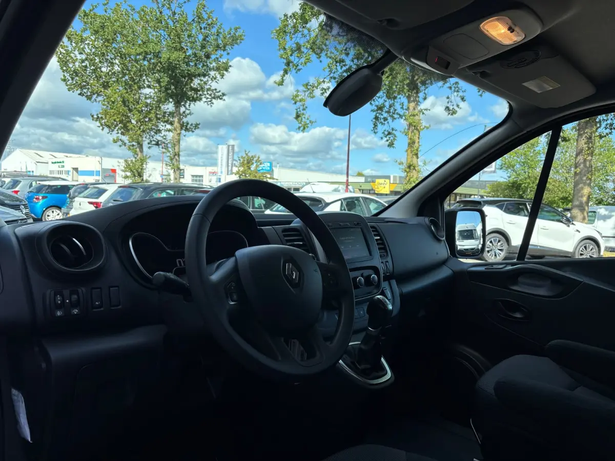 2.0 dCi 145 T29 L2H1 DC Comfort | Dubbel Cabine | Automaat | Trekhaak | Achteruitrij Camera | Led