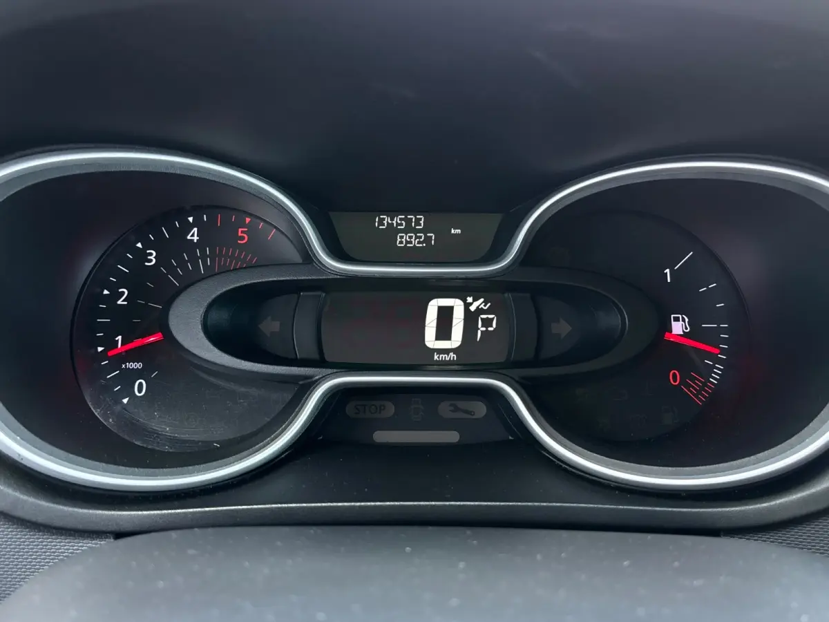 2.0 dCi 145 T29 L2H1 DC Comfort | Dubbel Cabine | Automaat | Trekhaak | Achteruitrij Camera | Led