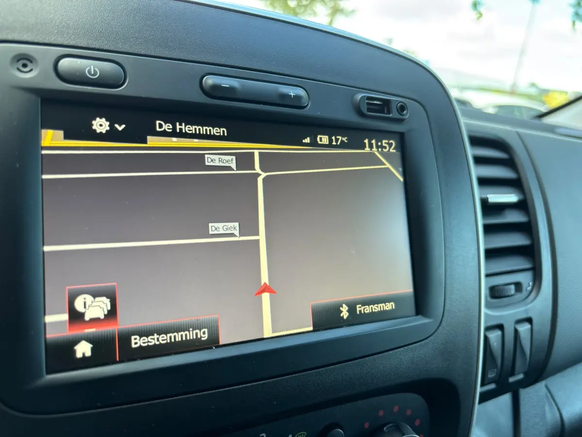 2.0 dCi 145 T29 L2H1 DC Comfort | Dubbel Cabine | Automaat | Trekhaak | Achteruitrij Camera | Led