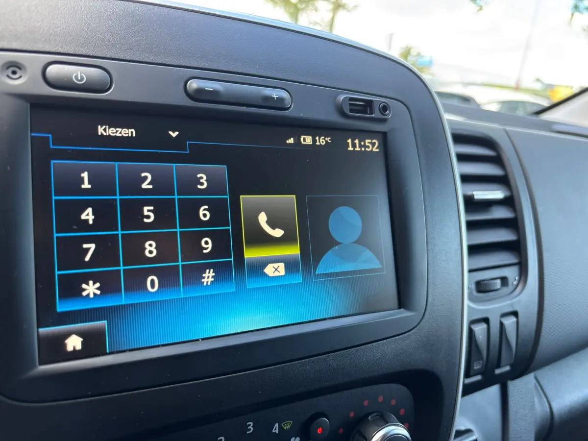 2.0 dCi 145 T29 L2H1 DC Comfort | Dubbel Cabine | Automaat | Trekhaak | Achteruitrij Camera | Led