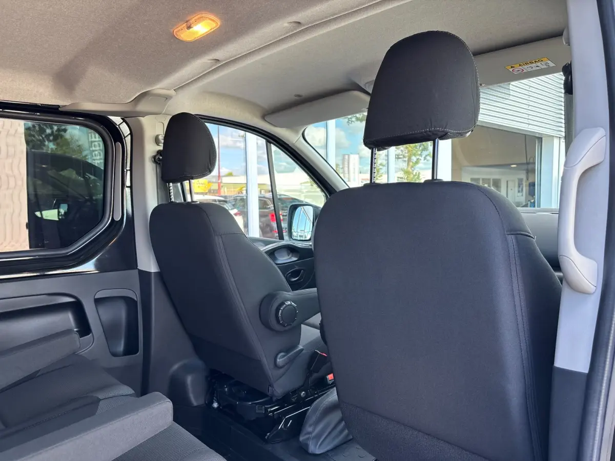 2.0 dCi 145 T29 L2H1 DC Comfort | Dubbel Cabine | Automaat | Trekhaak | Achteruitrij Camera | Led