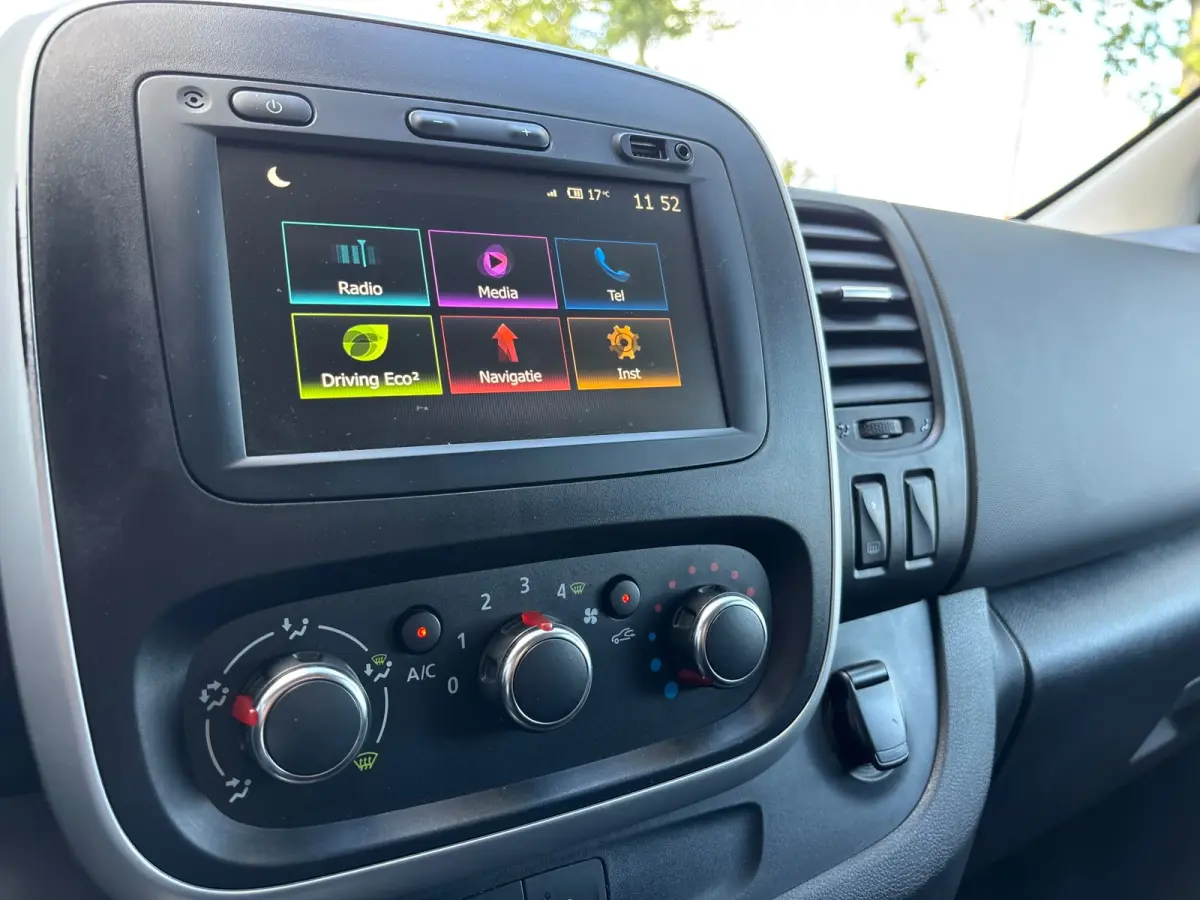2.0 dCi 145 T29 L2H1 DC Comfort | Dubbel Cabine | Automaat | Trekhaak | Achteruitrij Camera | Led