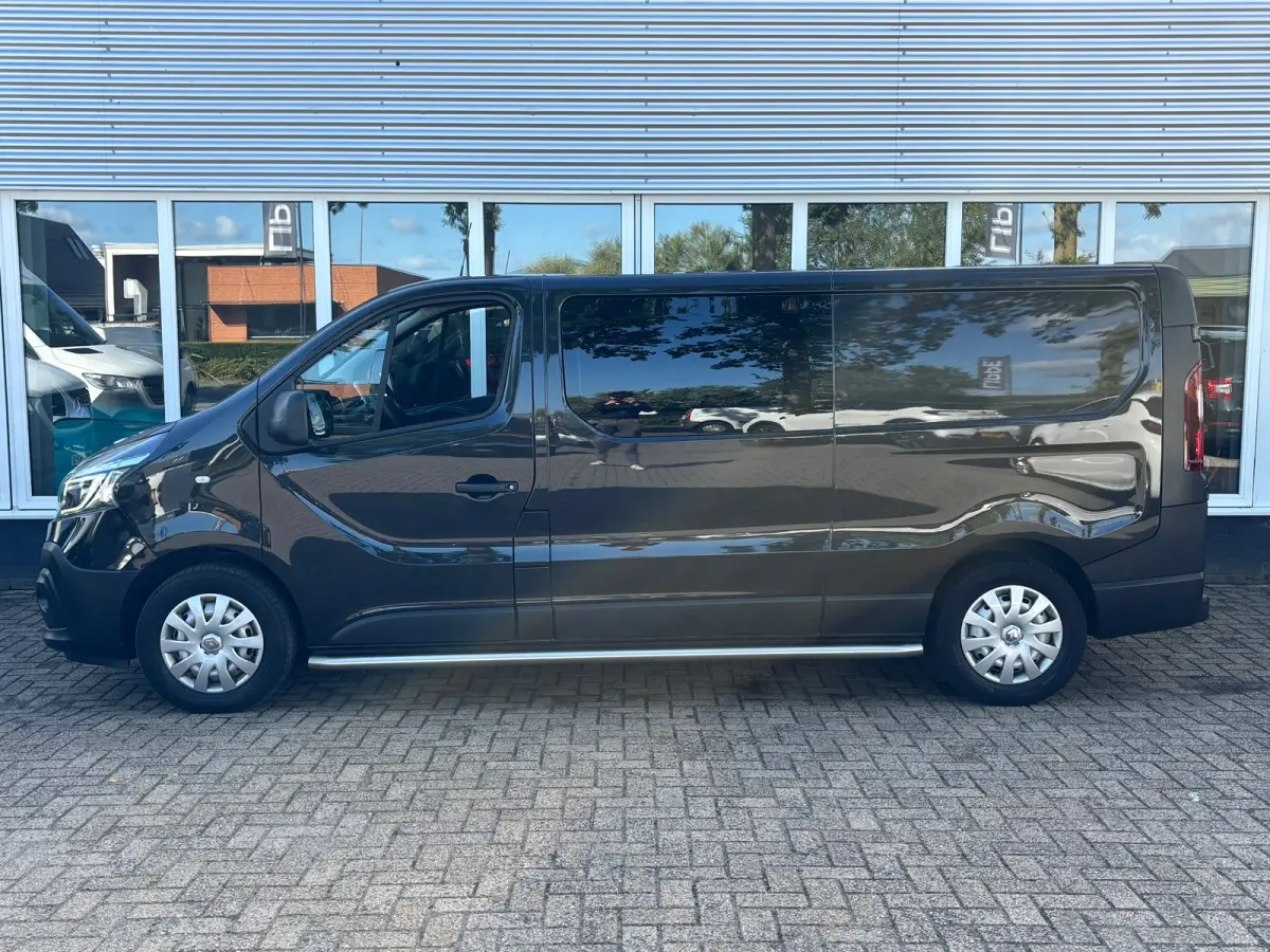 2.0 dCi 145 T29 L2H1 DC Comfort | Dubbel Cabine | Automaat | Trekhaak | Achteruitrij Camera | Led