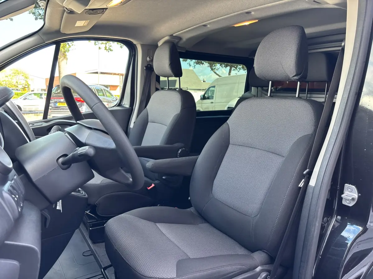 2.0 dCi 145 T29 L2H1 DC Comfort | Dubbel Cabine | Automaat | Trekhaak | Achteruitrij Camera | Led