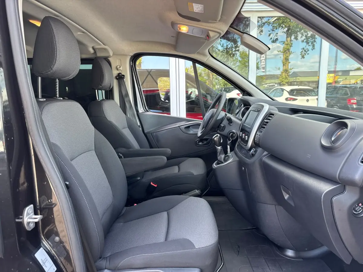 2.0 dCi 145 T29 L2H1 DC Comfort | Dubbel Cabine | Automaat | Trekhaak | Achteruitrij Camera | Led