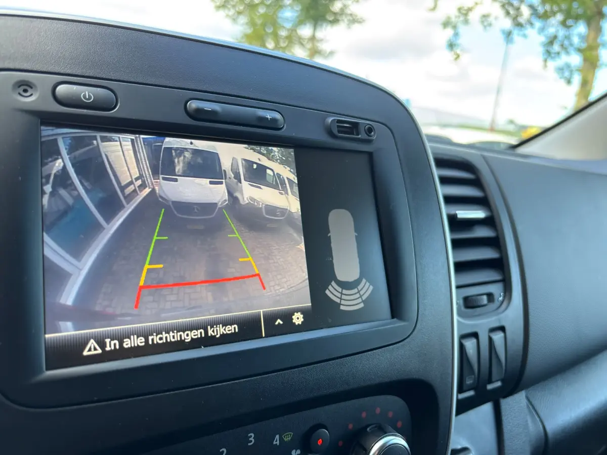 2.0 dCi 145 T29 L2H1 DC Comfort | Dubbel Cabine | Automaat | Trekhaak | Achteruitrij Camera | Led