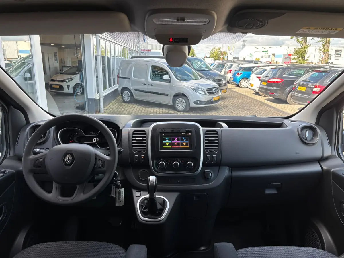 2.0 dCi 145 T29 L2H1 DC Comfort | Dubbel Cabine | Automaat | Trekhaak | Achteruitrij Camera | Led
