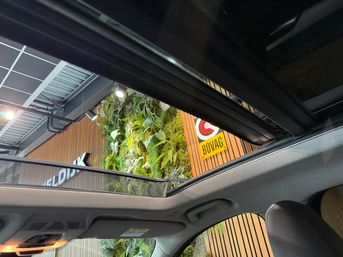 sDrive18i High Executive Head up pano schuif