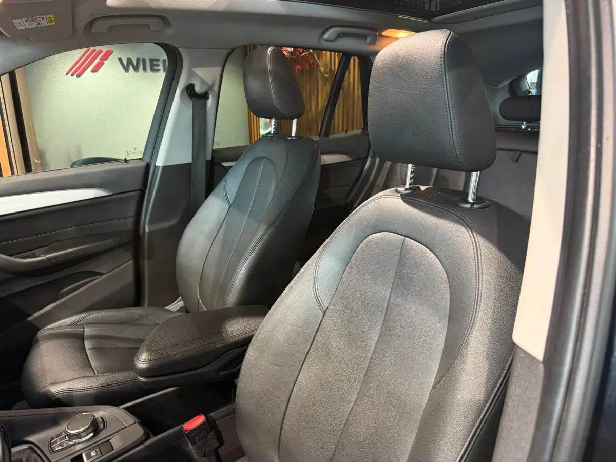 sDrive18i High Executive Head up pano schuif
