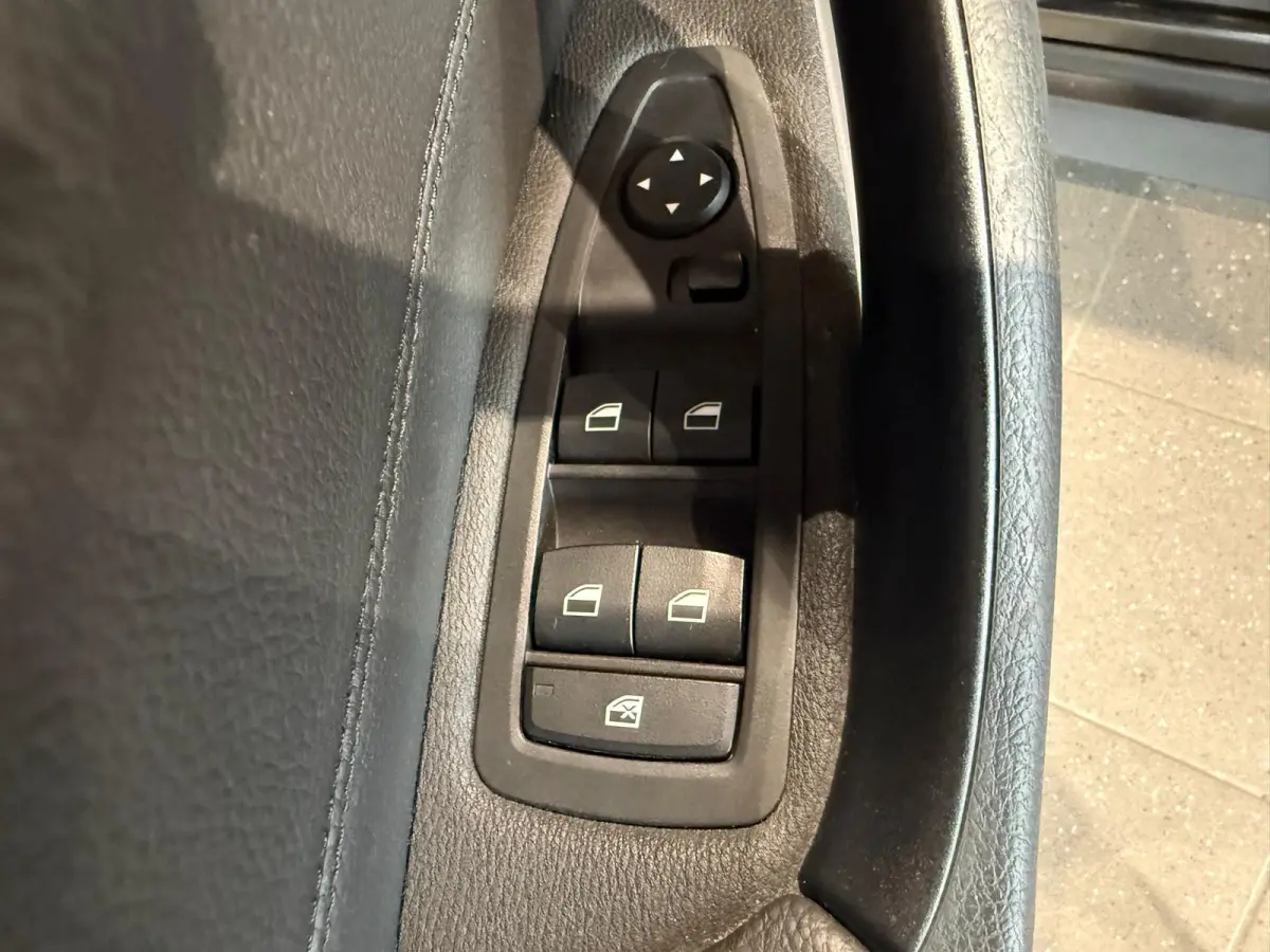 sDrive18i High Executive Head up pano schuif