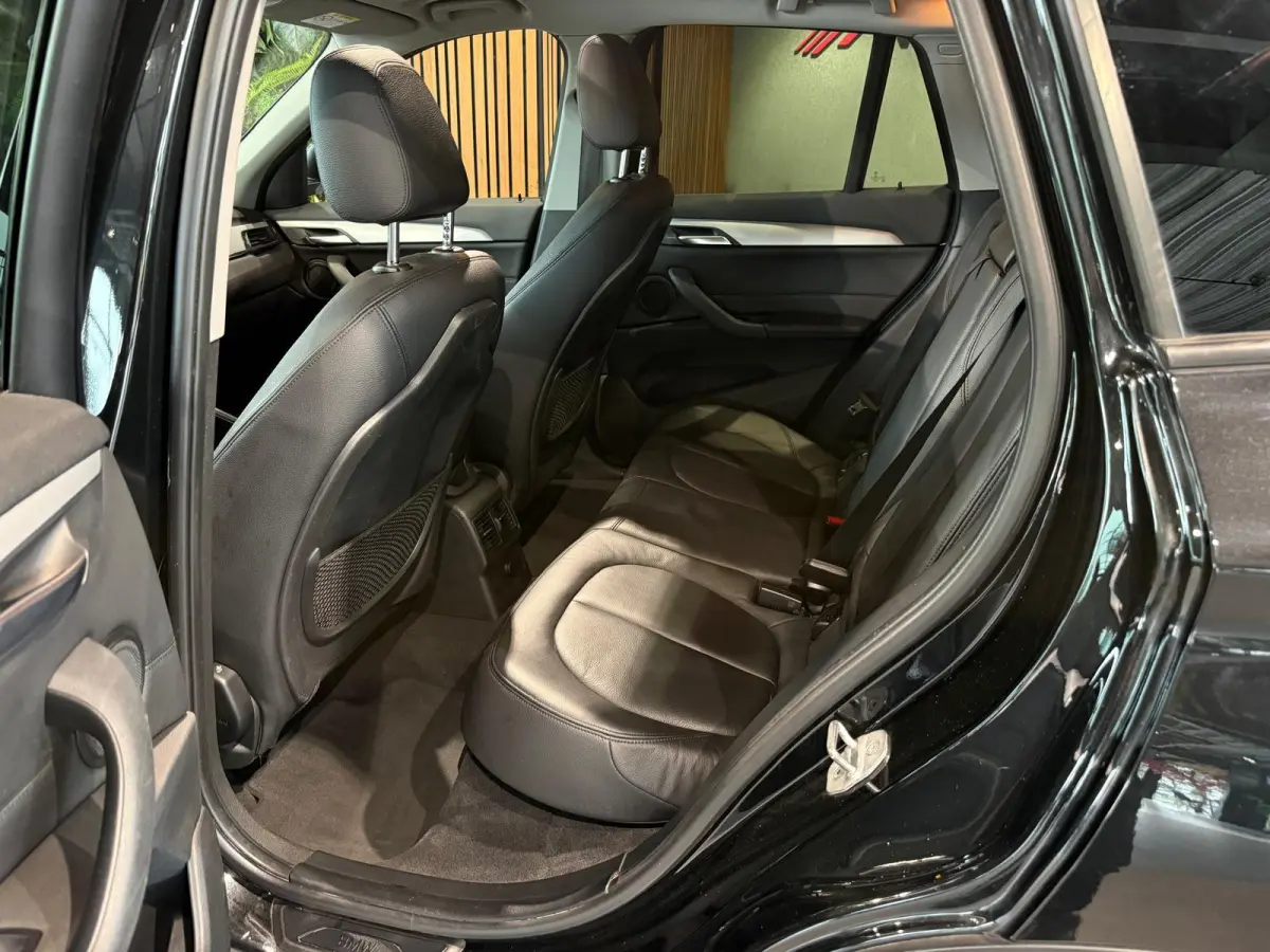 sDrive18i High Executive Head up pano schuif