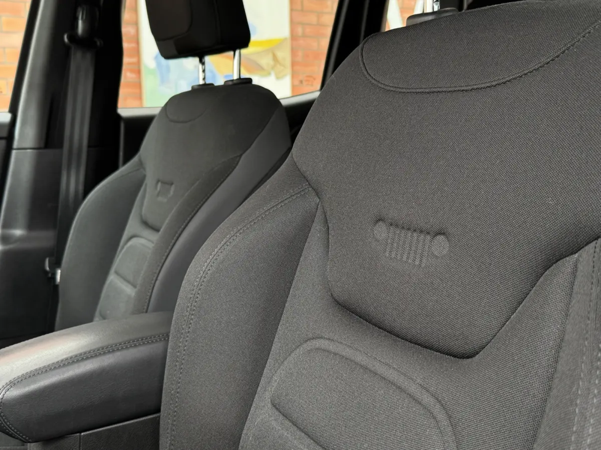 110 E-Torq Black Line | Trekhaak | Carplay/Android Auto | Parkeersensoren achter | Cruise Control | Airco |