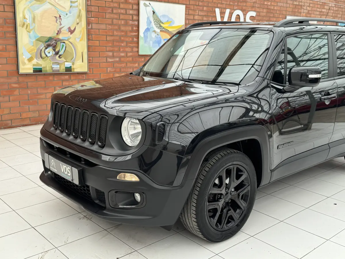 110 E-Torq Black Line | Trekhaak | Carplay/Android Auto | Parkeersensoren achter | Cruise Control | Airco |