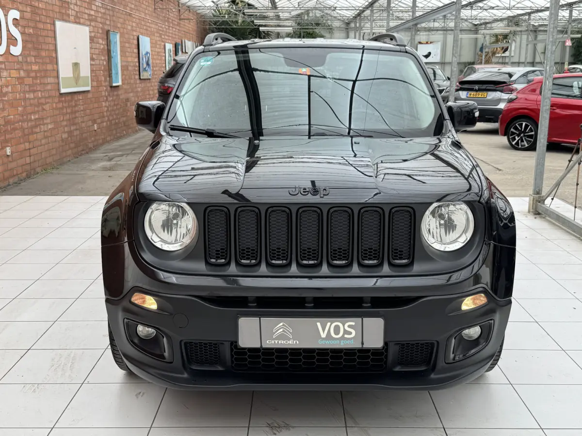 110 E-Torq Black Line | Trekhaak | Carplay/Android Auto | Parkeersensoren achter | Cruise Control | Airco |