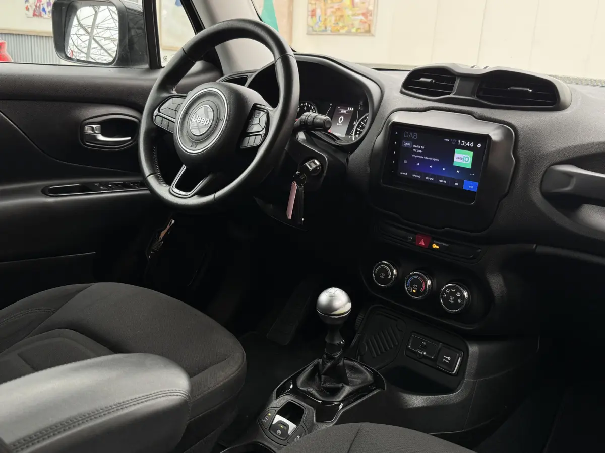 110 E-Torq Black Line | Trekhaak | Carplay/Android Auto | Parkeersensoren achter | Cruise Control | Airco |