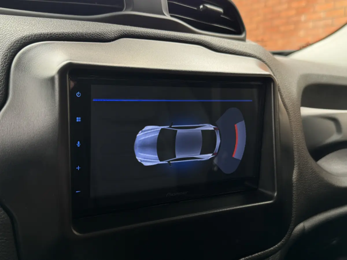 110 E-Torq Black Line | Trekhaak | Carplay/Android Auto | Parkeersensoren achter | Cruise Control | Airco |