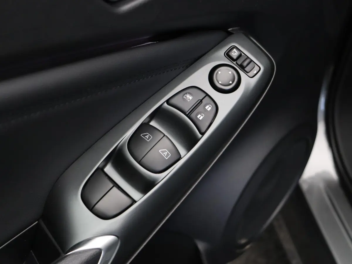 1.6 Hybrid N-Design | Stoel en Stuurwiel Verwarming | Achteruitrijcamera | Apple Carplay & Android Auto |