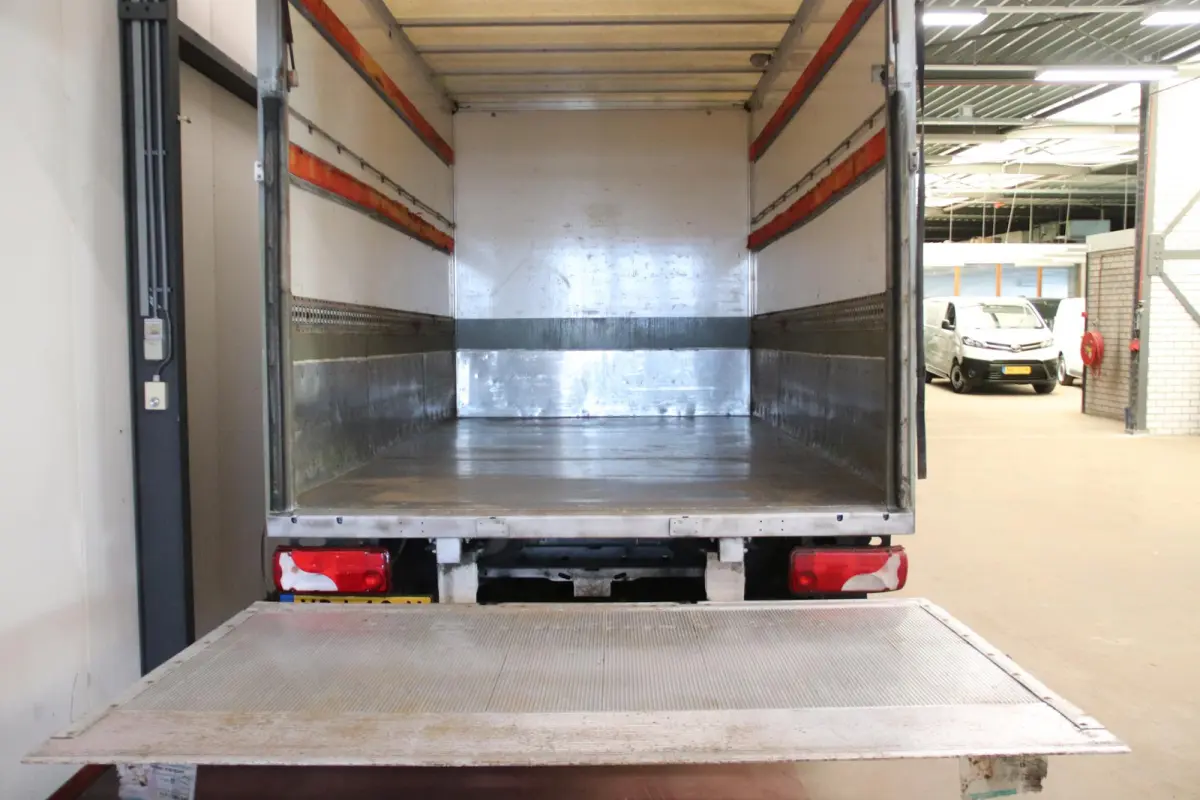513 2.2 CDI BAKWAGEN BOX MET LAADKLEP