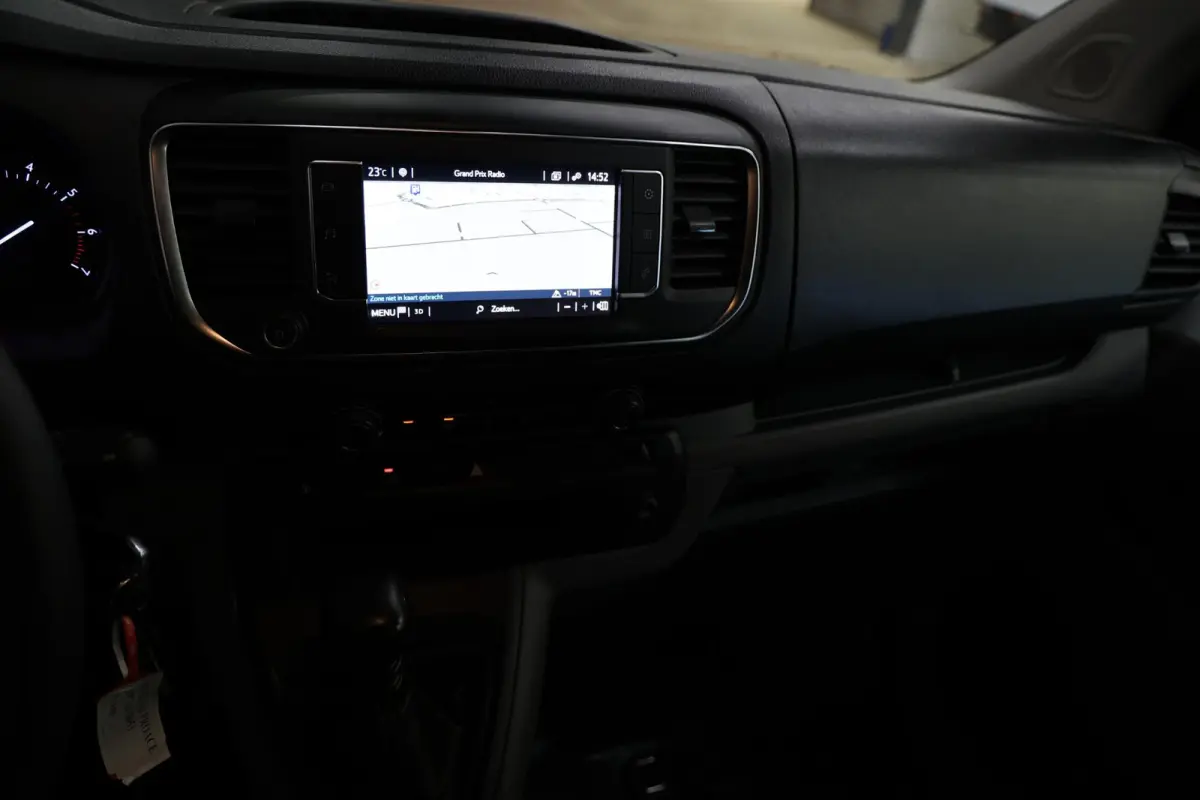 1.5 D-4D Live Airco Cruise Navi Apple CarPlay