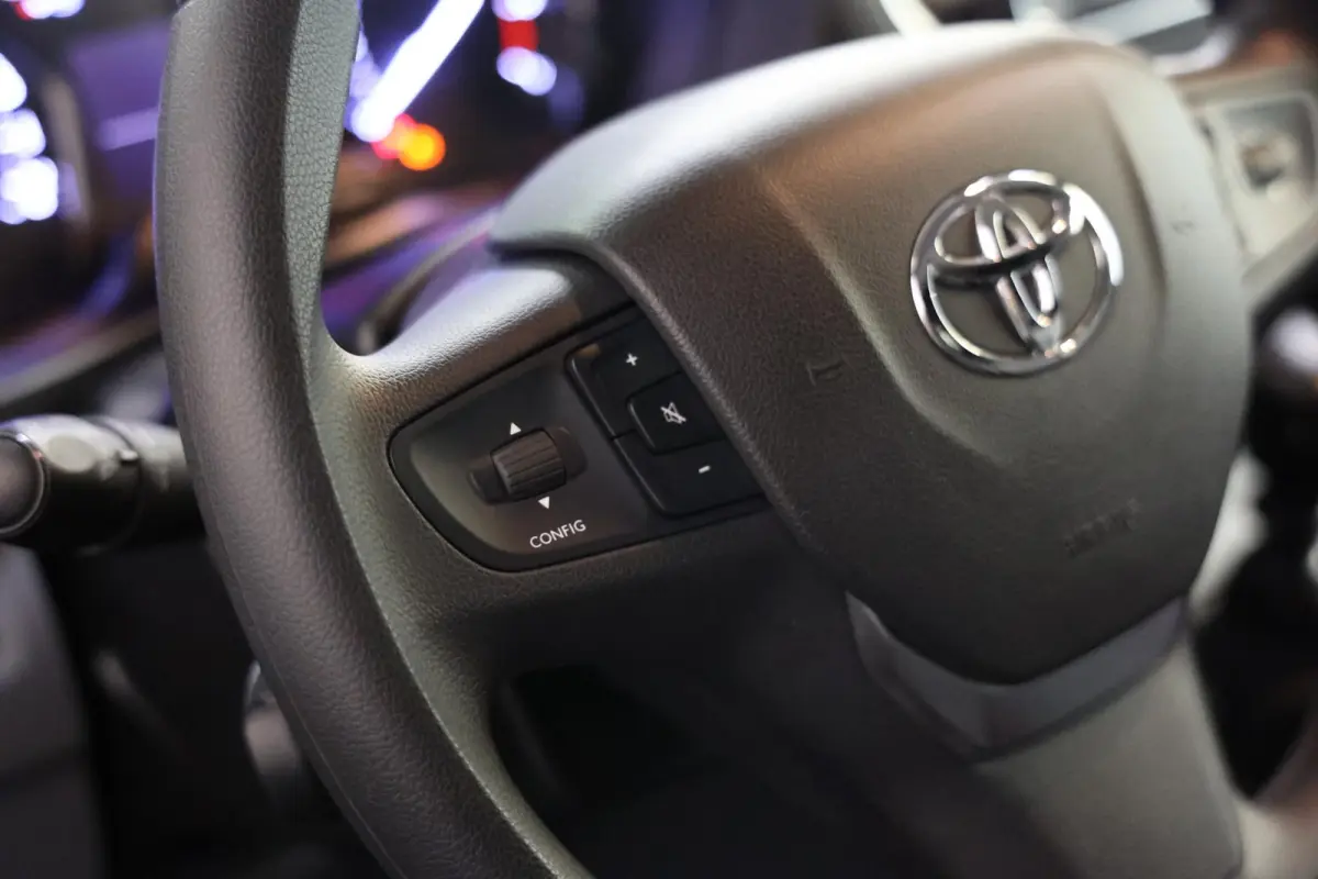 1.5 D-4D Live Airco Cruise Navi Apple CarPlay