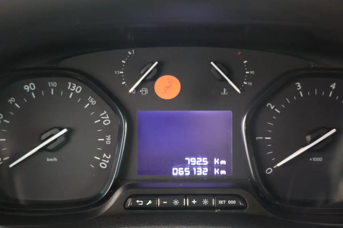 1.5 D-4D Live Airco Cruise Navi Apple CarPlay