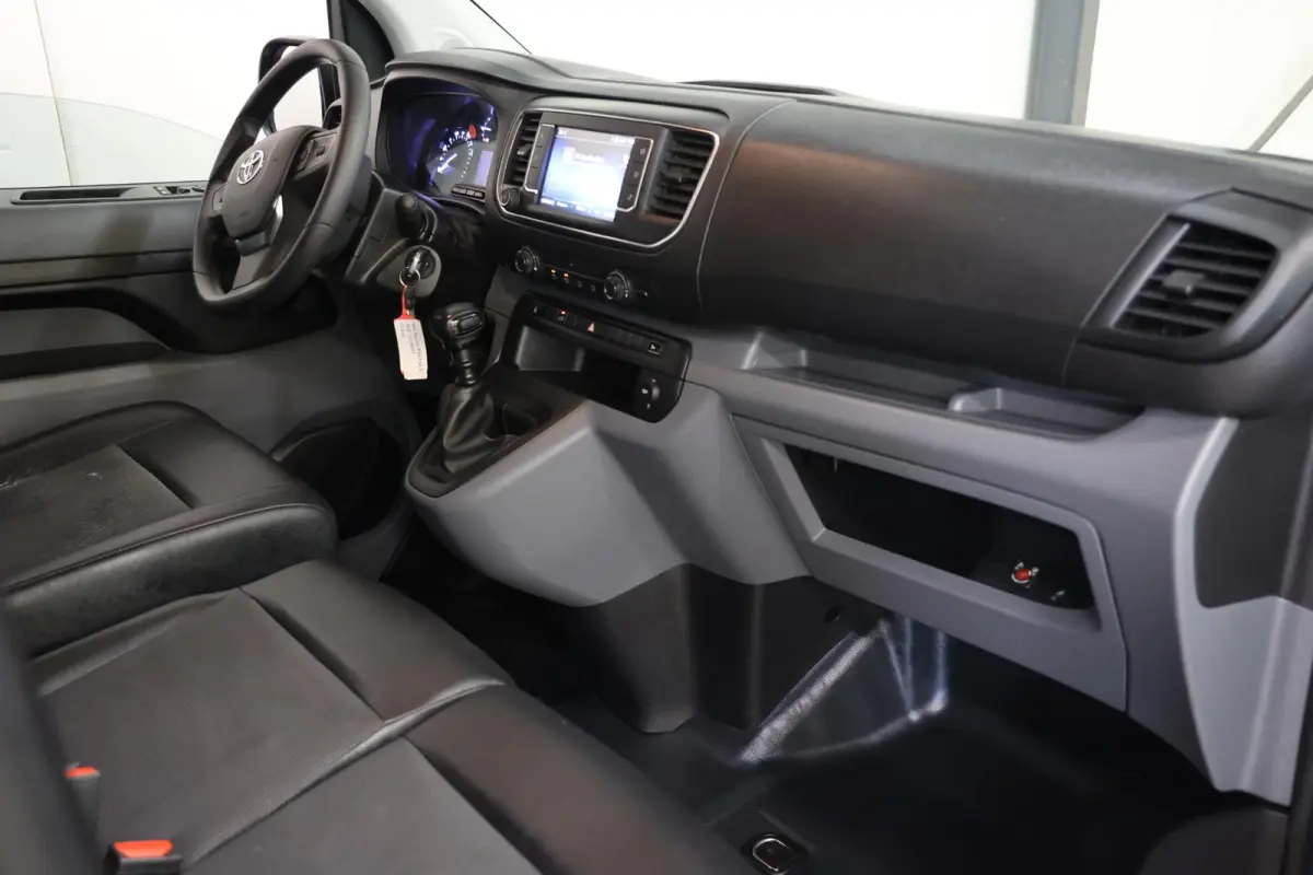 1.5 D-4D Live Airco Cruise Navi Apple CarPlay