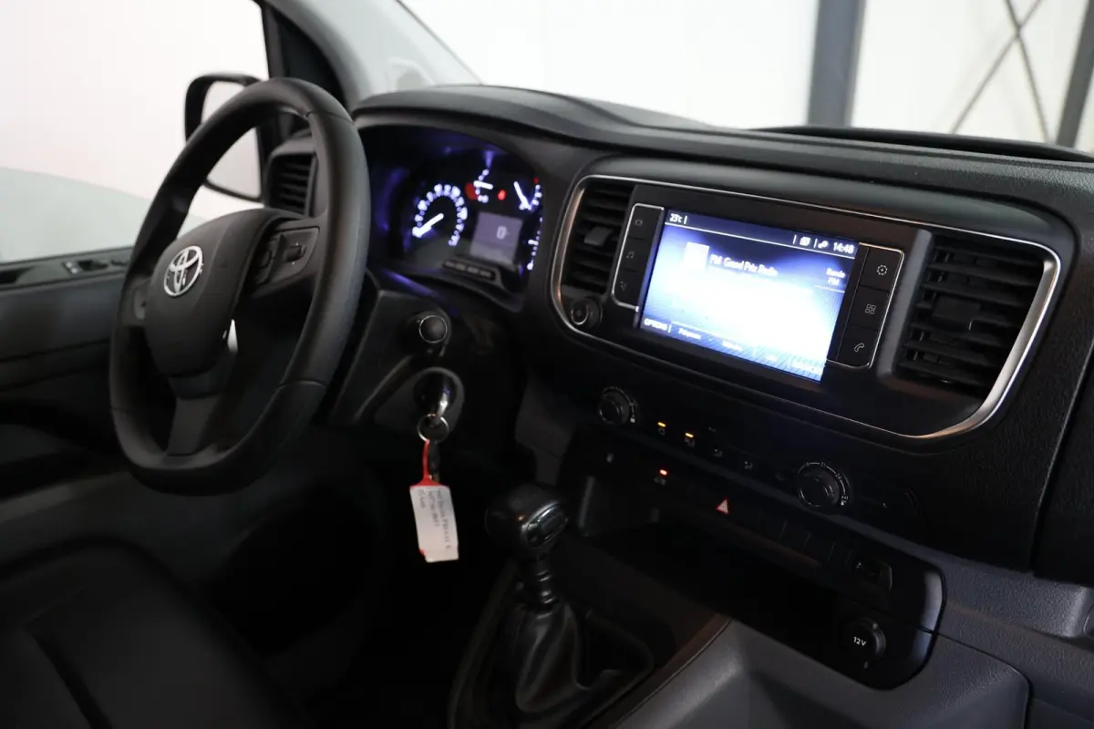 1.5 D-4D Live Airco Cruise Navi Apple CarPlay
