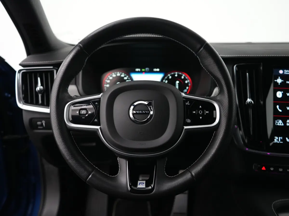 T4 Business Sport | Full Wrap | Harman/Kardon | Bursting Blue | R-Design | Adaptive Cruise | Pilot Assist | BLIS | 20" | Camera | Trekhaak