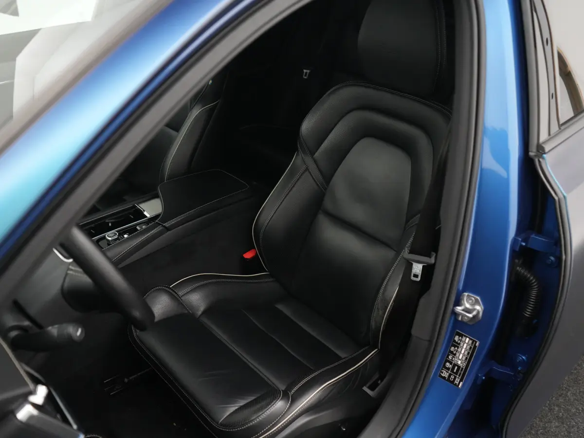 T4 Business Sport | Full Wrap | Harman/Kardon | Bursting Blue | R-Design | Adaptive Cruise | Pilot Assist | BLIS | 20" | Camera | Trekhaak