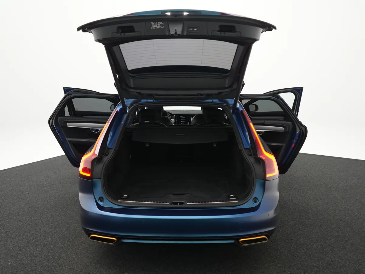 T4 Business Sport | Full Wrap | Harman/Kardon | Bursting Blue | R-Design | Adaptive Cruise | Pilot Assist | BLIS | 20" | Camera | Trekhaak