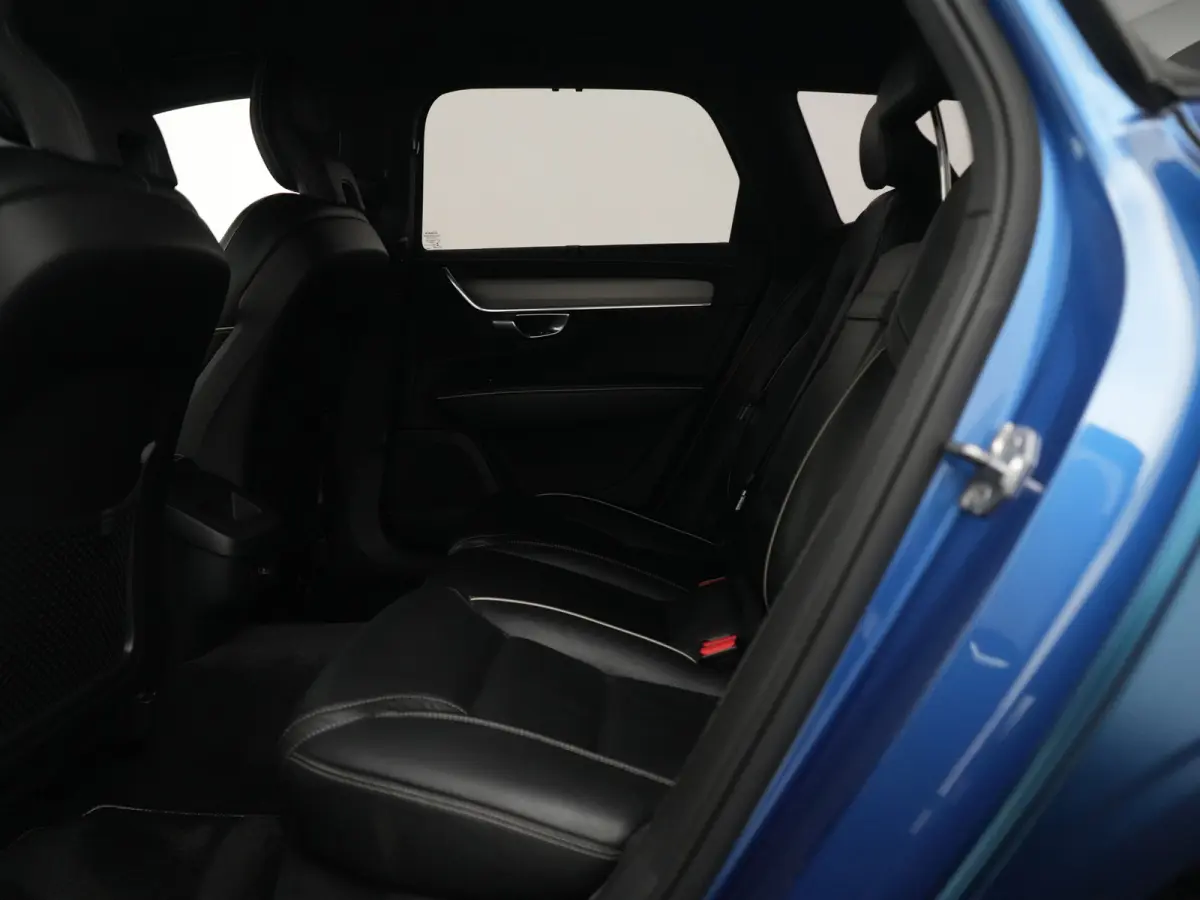 T4 Business Sport | Full Wrap | Harman/Kardon | Bursting Blue | R-Design | Adaptive Cruise | Pilot Assist | BLIS | 20" | Camera | Trekhaak
