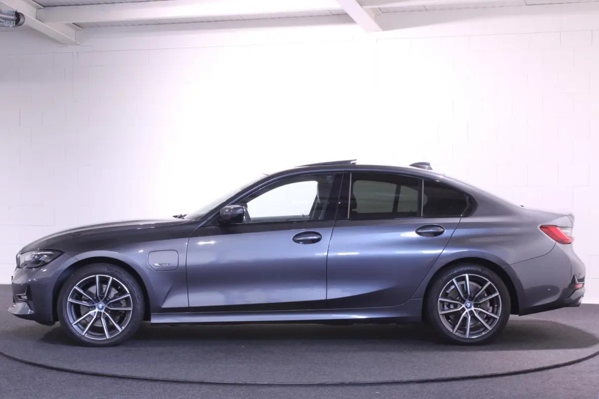 320e High Executive | M Sport | CAMERA | PANO |