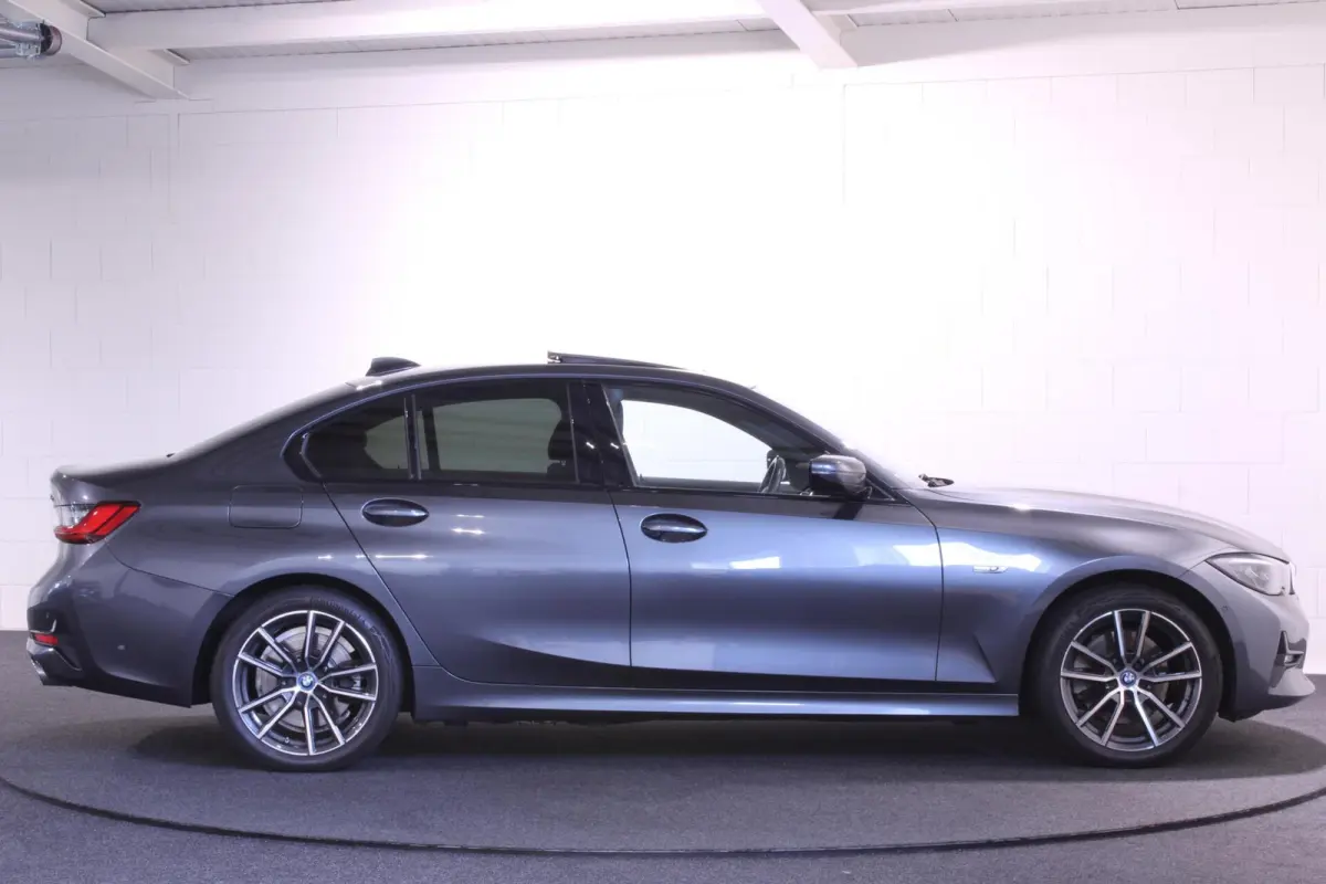 320e High Executive | M Sport | CAMERA | PANO |