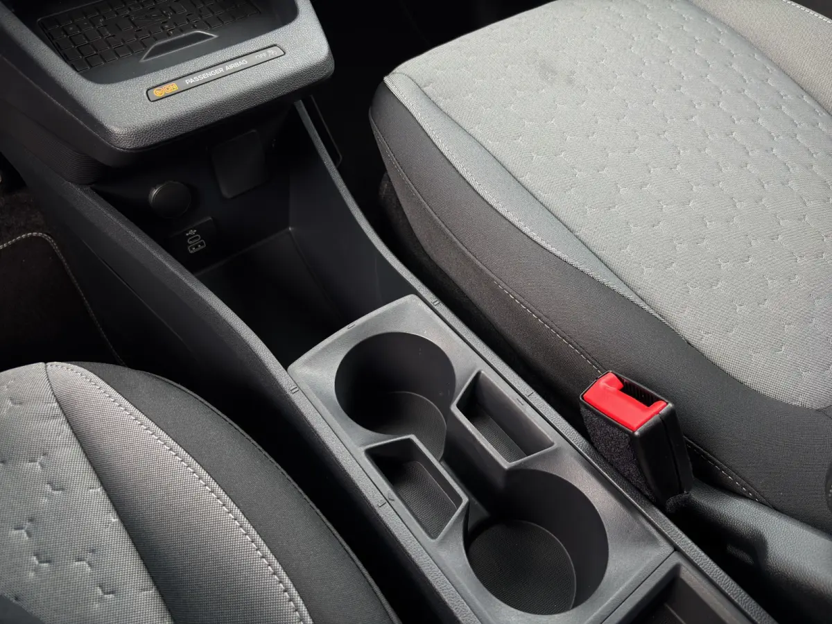 Titanium | Adap. Cruise Control | BLIS | Winterpack | Camera | Keyless | CarPlay |