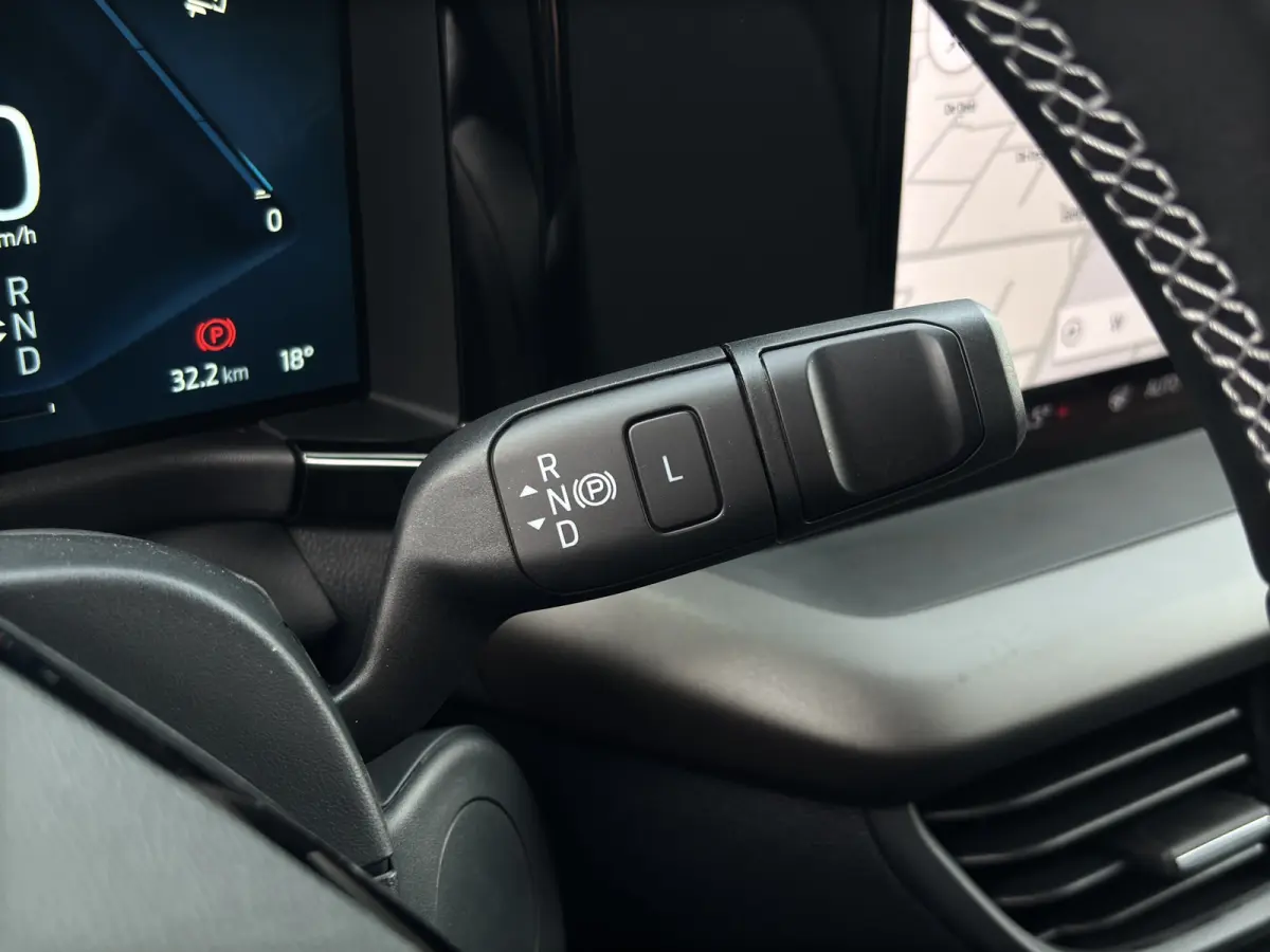 Titanium | Adap. Cruise Control | BLIS | Winterpack | Camera | Keyless | CarPlay |