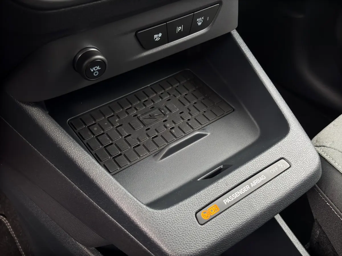 Titanium | Adap. Cruise Control | BLIS | Winterpack | Camera | Keyless | CarPlay |