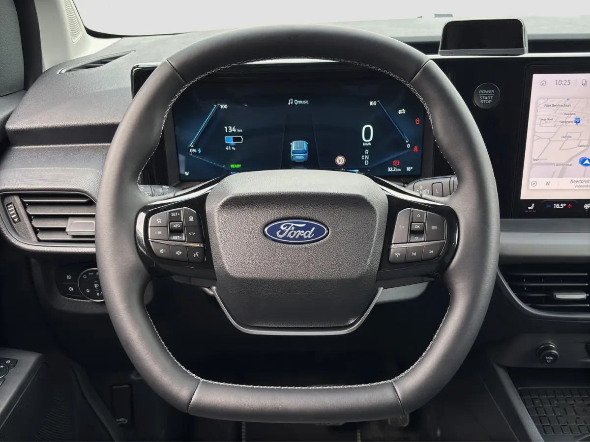 Titanium | Adap. Cruise Control | BLIS | Winterpack | Camera | Keyless | CarPlay |