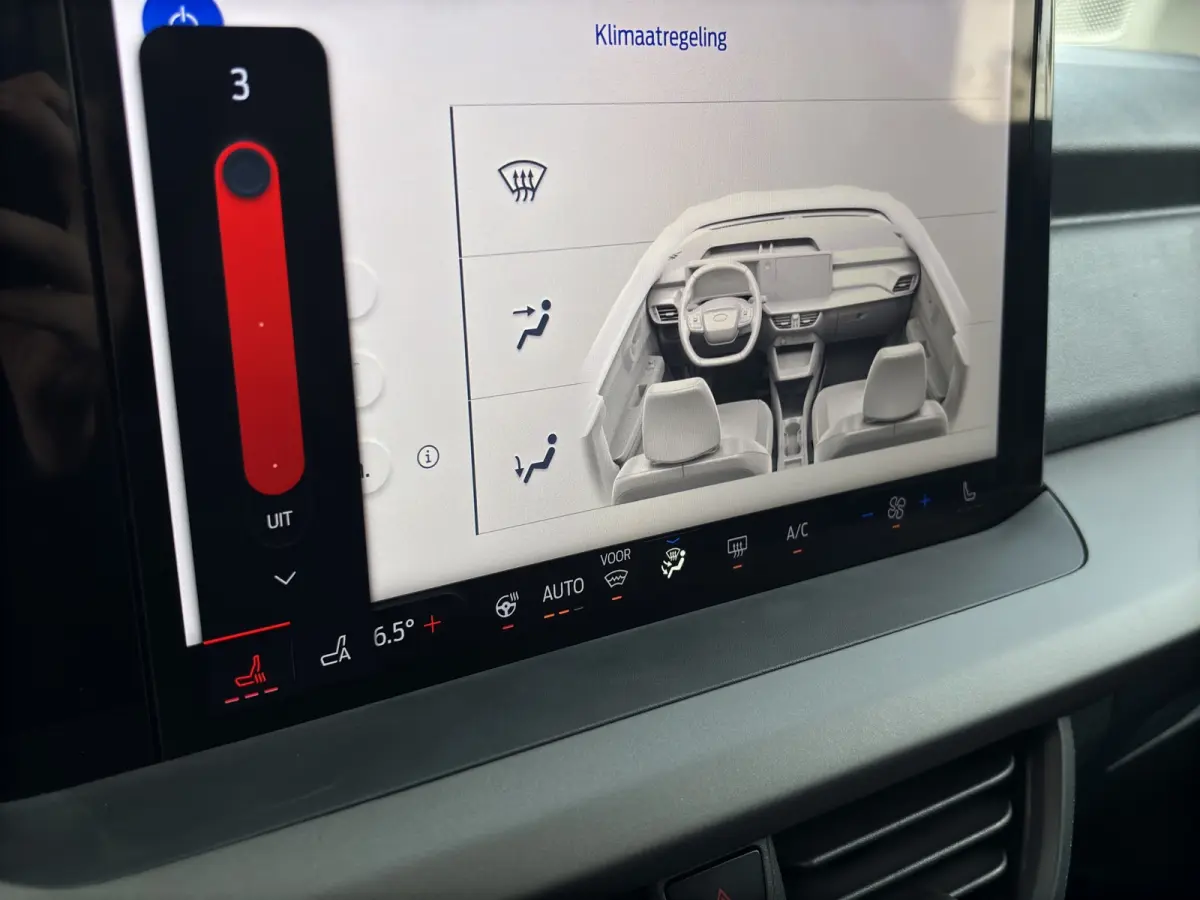 Titanium | Adap. Cruise Control | BLIS | Winterpack | Camera | Keyless | CarPlay |