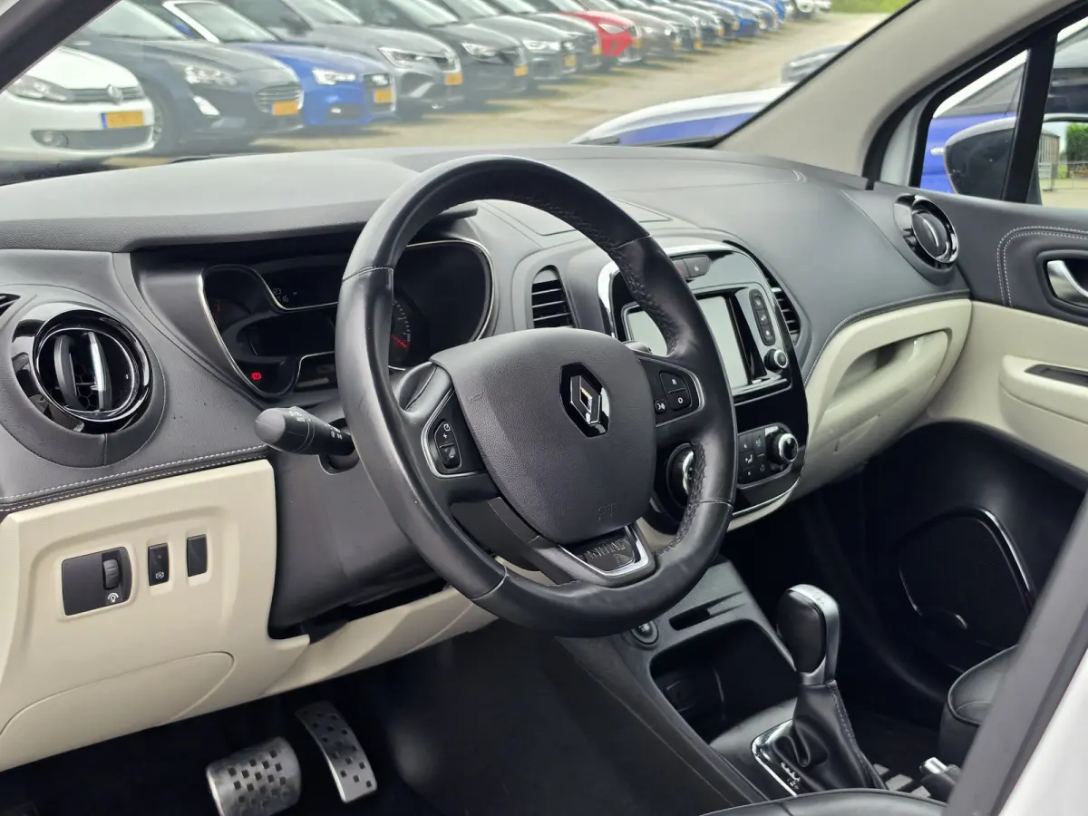 Captur TCe Initiale Paris | Automaat | Leer | Bose | Trekhaak